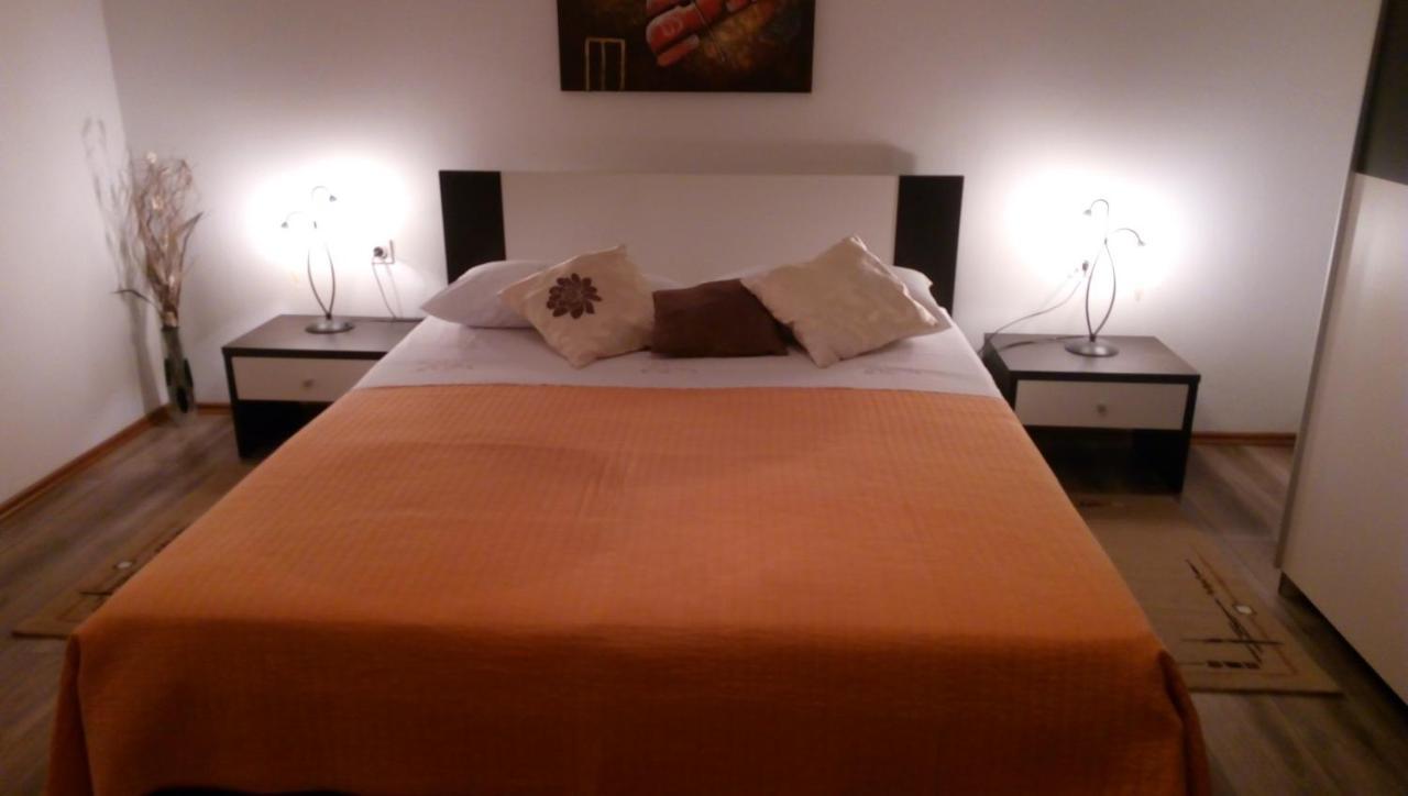 Apartment Exclusive Annex Ровинь Экстерьер фото