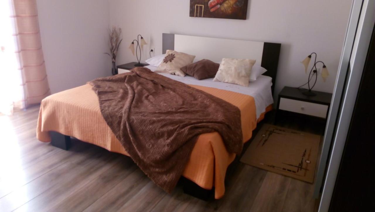 Apartment Exclusive Annex Ровинь Экстерьер фото