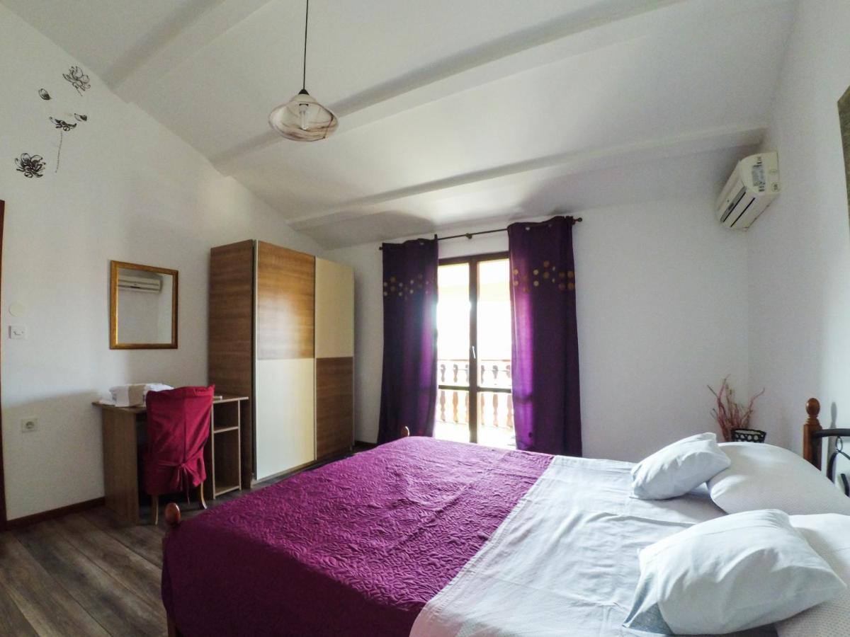Apartment Exclusive Annex Ровинь Экстерьер фото